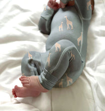 Load image into Gallery viewer, Günamüna Convertible Bamboo Baby Footie