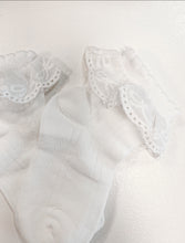 Load image into Gallery viewer, Bow Trim Frill Socks