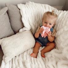 Load image into Gallery viewer, Sweetie Crinkle Bow