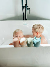 Load image into Gallery viewer, Noüka Animals Bath Toys