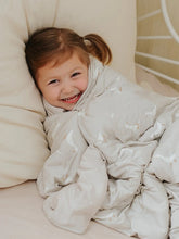 Load image into Gallery viewer, Günamüna Cozy Cloud Comforter Blanket 2.5 TOG