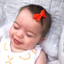 Load image into Gallery viewer, Chelsea Wisp Snap Bows - Elf