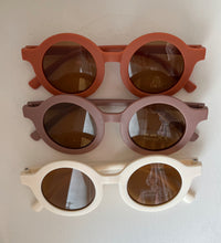 Load image into Gallery viewer, Trendy Retro Sunnies